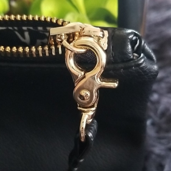 🏷Betsey Johnson Wristlet - Picture 9 of 13